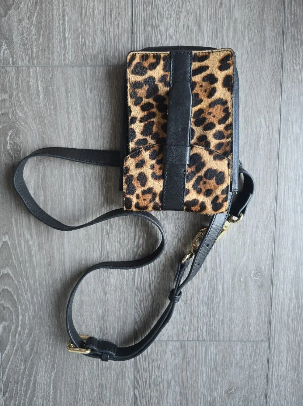 Clarks Leopard Calf Hair Leather Crossbody Phone Bag Gold Turnlock Mini Black
